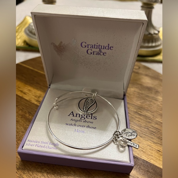 Gratitude & Grace Bracelet Angels Silver Tone - Picture 4 of 5